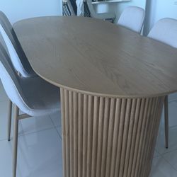 Selling dining set wooden table + 4 chairs