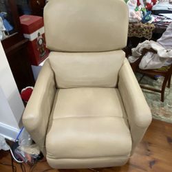 LYFT Leather Chair Used To Help Elderly Patients Or After Surgery 