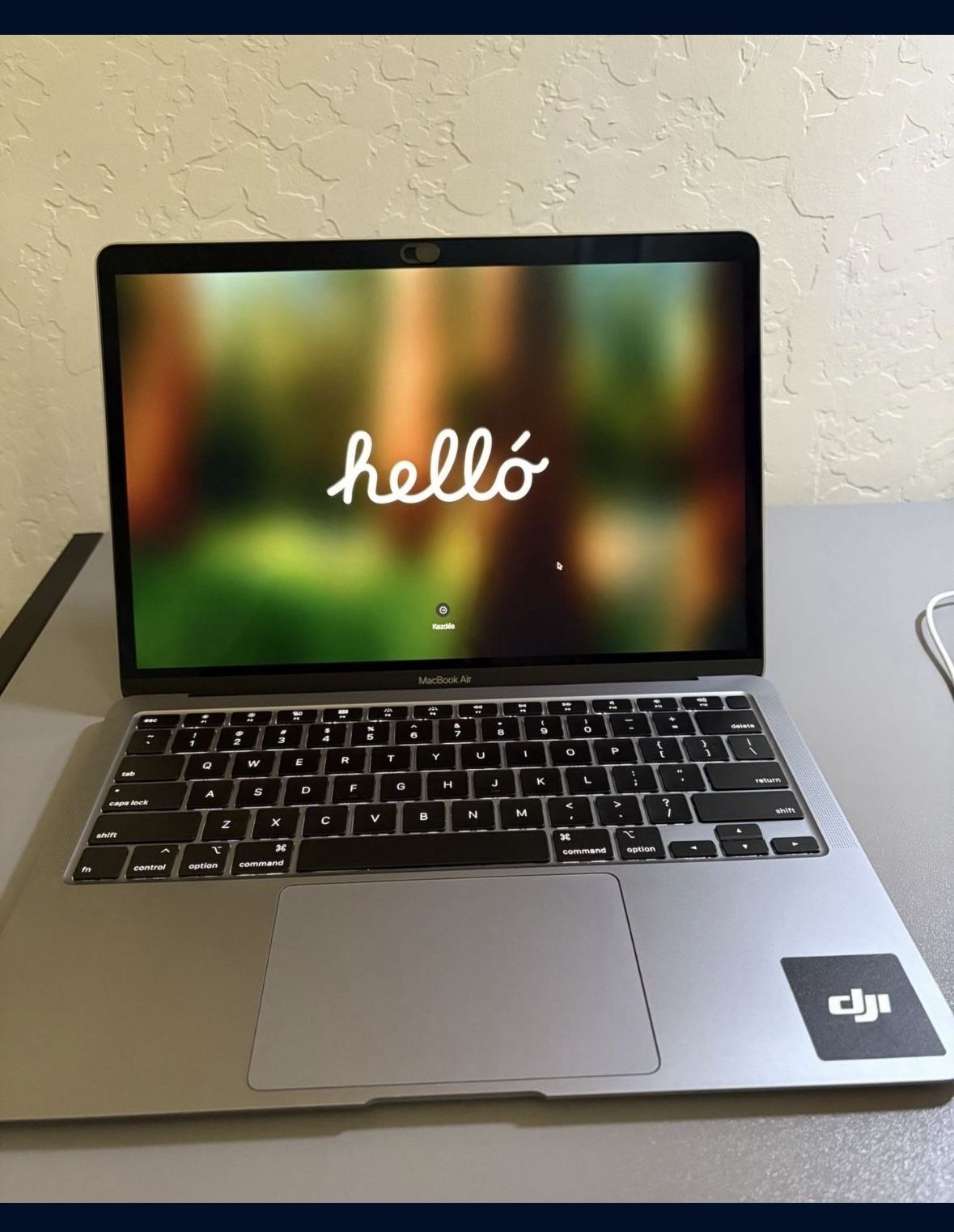Apple MacBook Air (Good Deal)