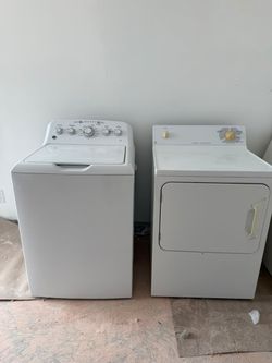 washing machine and dryer/lavadora y secadora