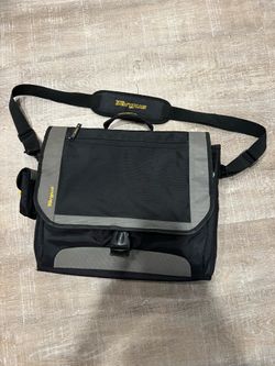 Targus Laptop Messenger Bag