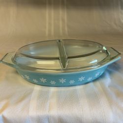 Pyrex Snowflake Divided Casserole 