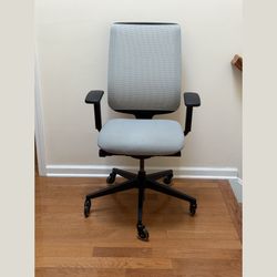 Steelcase Reply 466 Mesh-Back Office Chair