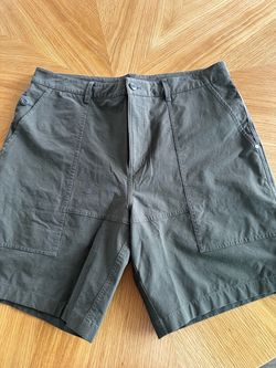 Vuori men’s Barren utility shorts brand new