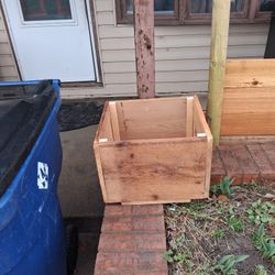 Small Cedar Planter 