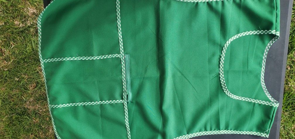 Green Apron With Pockets
