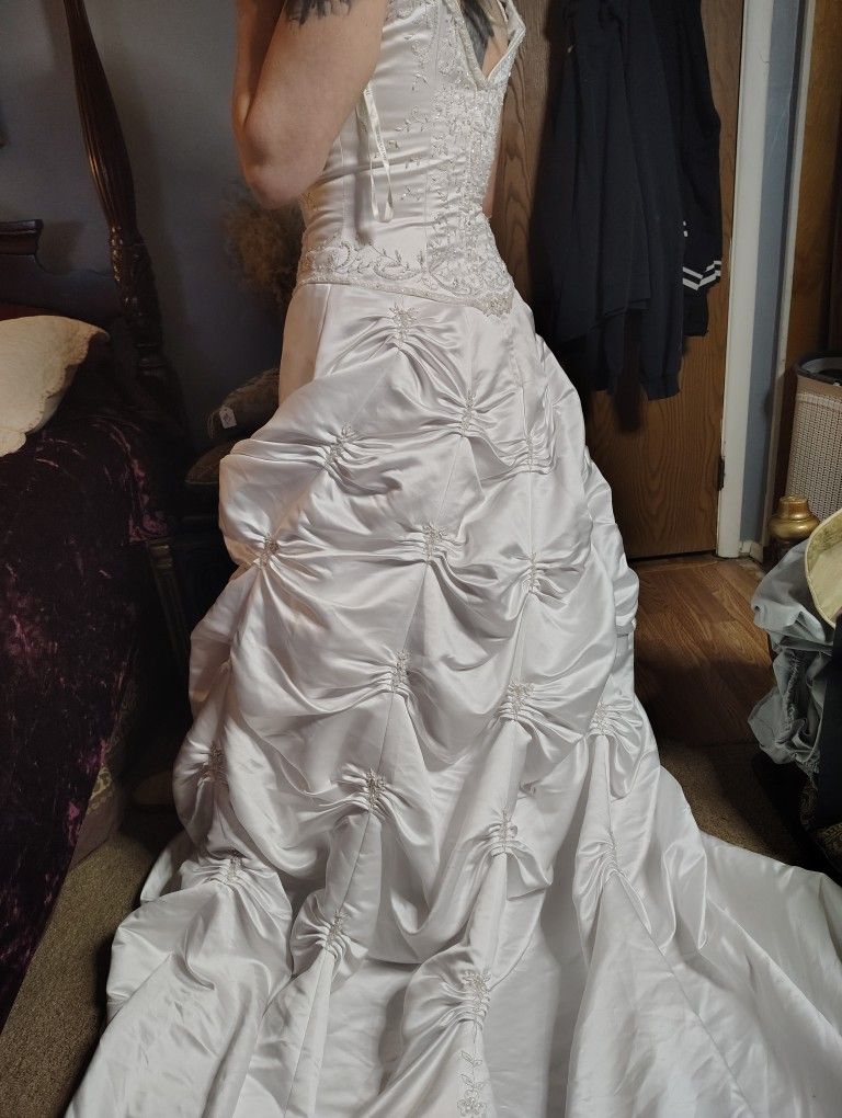 Davids Bridal Wedding Gown