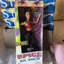 1998 Spice Girls On Tour SPORTY SPICE Doll MELANIE C Galoob Figure