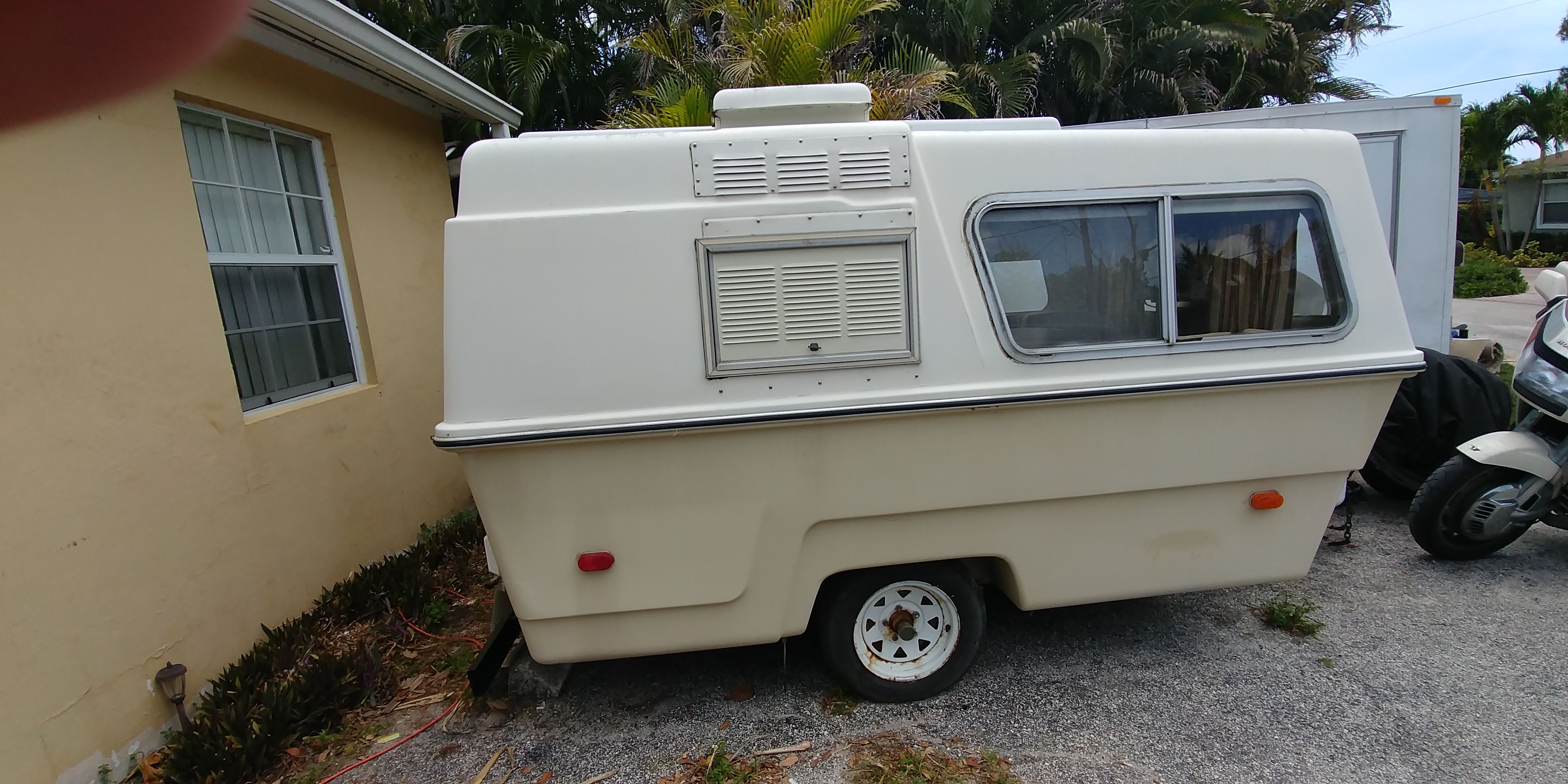 Vintage 1973 Hunter Compact II Fiberglass shell camper for Sale in Lake
