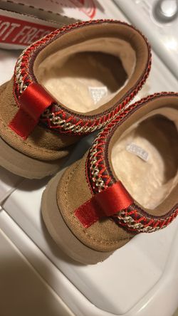 Uggs Size 4 1/2 / 5 