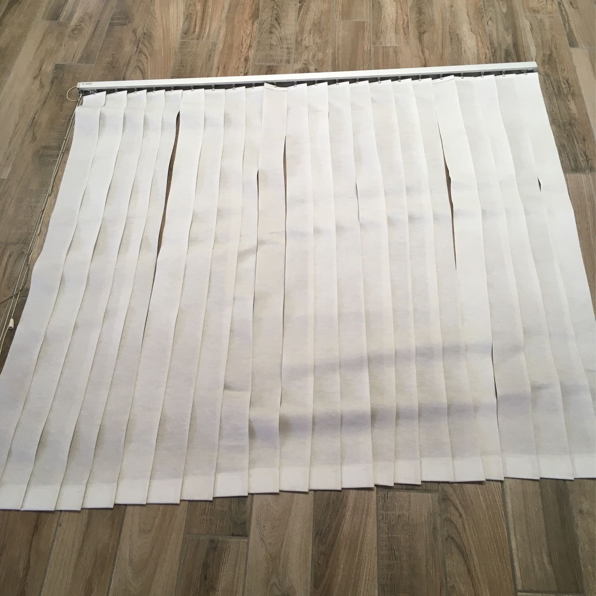 Cream Window Blinds And Valance