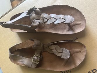 Women’s Sandals Sz 10