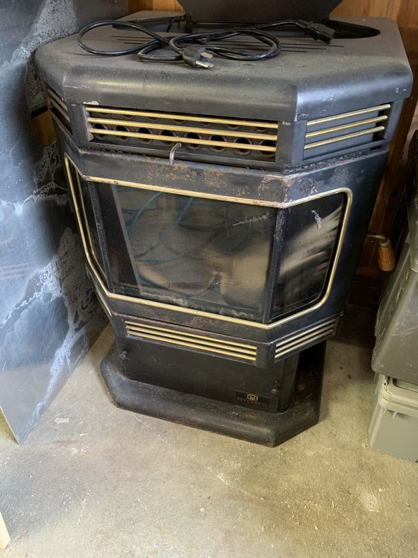 Breckwell pellet stove model p-2700psa for Sale in Hanson, MA - OfferUp