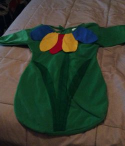 Halloween costume flower for a little one has like a potato sack