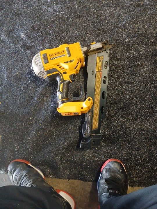 Dewalt Cordless Plastic Collated Framing Nailer