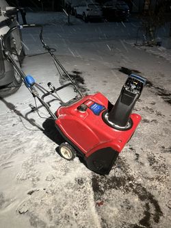 Snowblower TORO Power Clear 141cc (2 cycle)