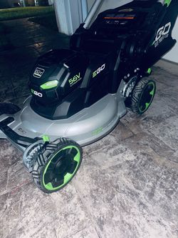 EGO 22” Self Propelled Lawnmower Maquina