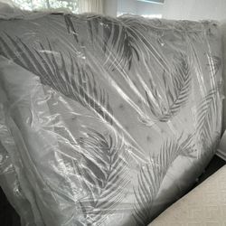 QUEEN SIZE SEALY POSTUREPEDIC MATTRESS PICK UP TODAY 