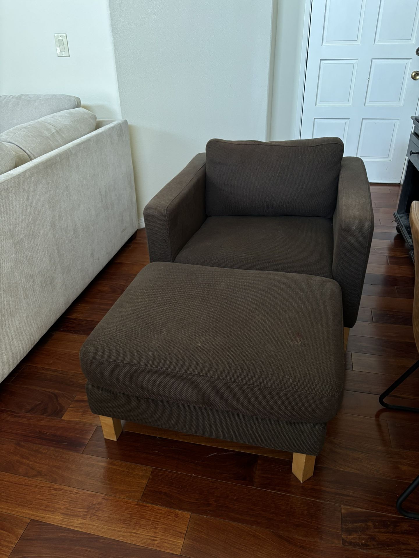  Lounge Chair & Ottoman Set