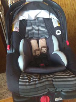 Very nice baby car seat Graco 35