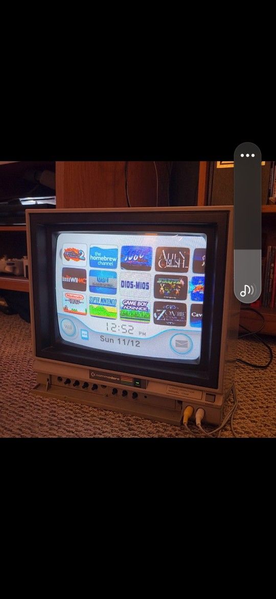 Vintage Commodore 1702 CRT Monitor