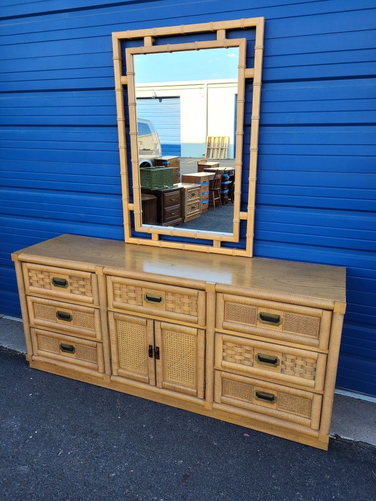 Mid Century Modern Blonde Oak Dixie Brand  Horizontal 9 Drawer Dresser With Mirror