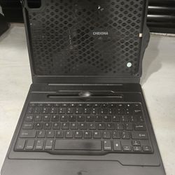 Chesona IPad Hard Case W/ Keyboard