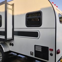 Winnebago 19ft Travel Trailer 