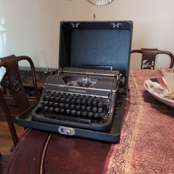 Underwood Typewriter 