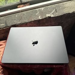 Apple - MacBook Pro 16" Laptop M3 Pro Chip
