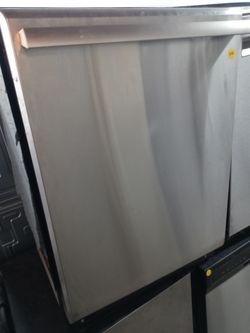 Thermador stainless steel dishwasher with stainless tub - Free delivery