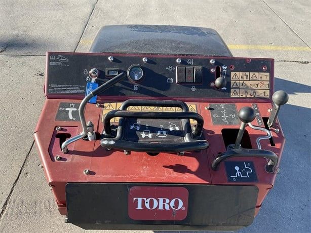 Toro Dingo Tx427 