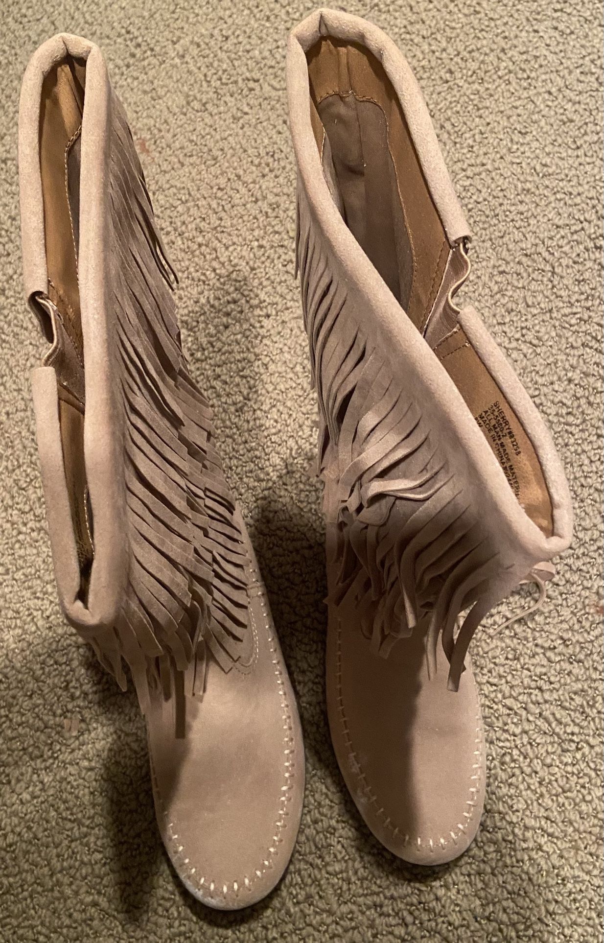Boots, New, Suede Look w/Fringe, 8W.