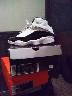 6 rings. Size 9.5. Asking 95