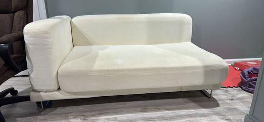 Modern White Textured Chaise Lounge