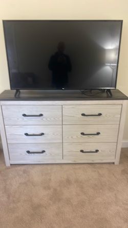 6-Drawer Dresser with Dark Top, 2 Drawer Nightstand and Mirror