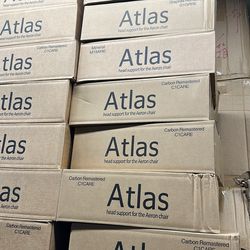 Atlas headrest in graphite or white mineral