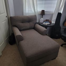 Tibbee Chaise (Sale Or Trade)