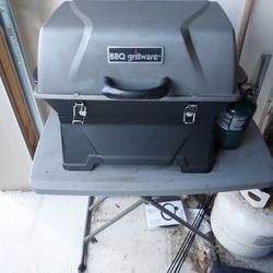 BBQ GRILLWARE PORTABLE GAS GRILL PROPANE MAKE OFFER
