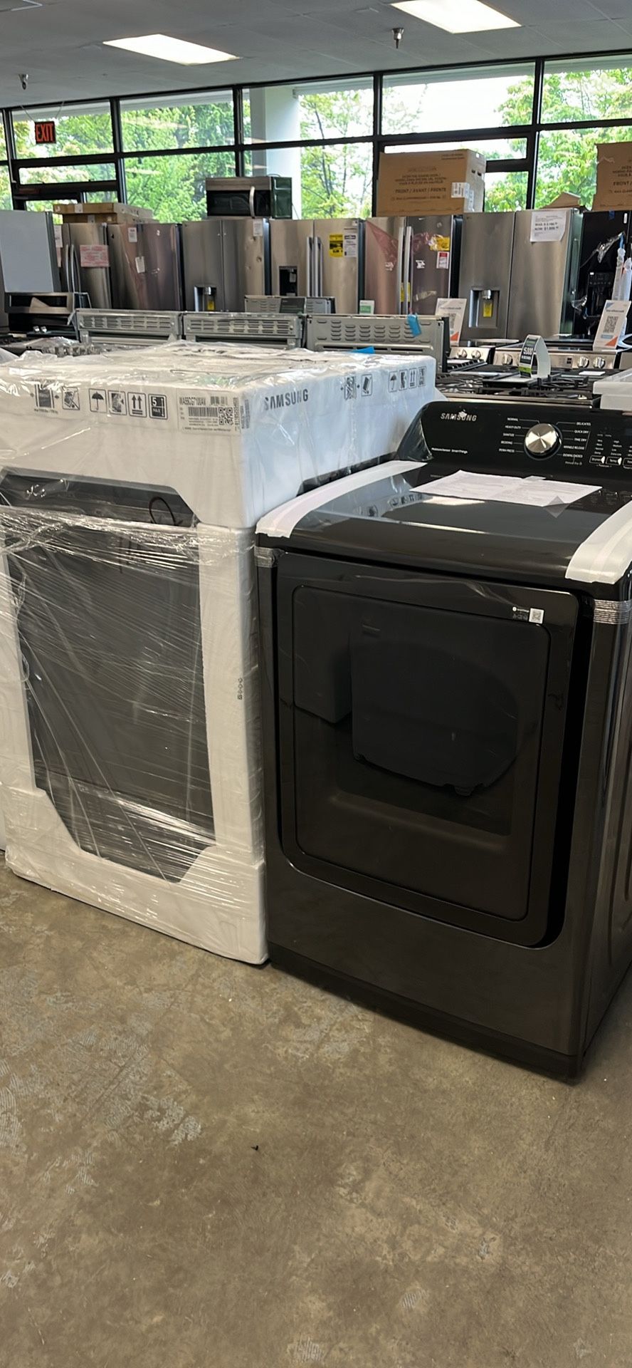💥Gear Deal💥5.5 cu.ft. Extra-Large Capacity Top Load Washer & Samsung 7.4-cu ft Electric Dryer Set