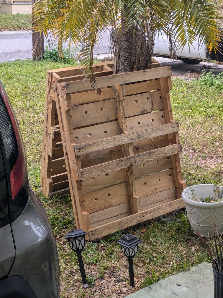 Free Pallets Clearwater