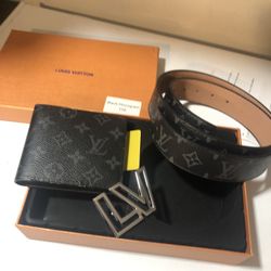 Matching wallet and belt box set. 30-42