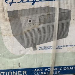 Air conditioner with remote control 