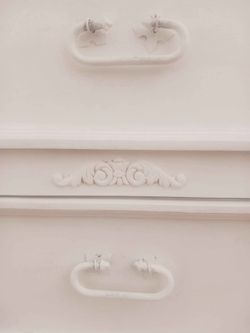 White Solud Wood Rustic Vintage Dresser