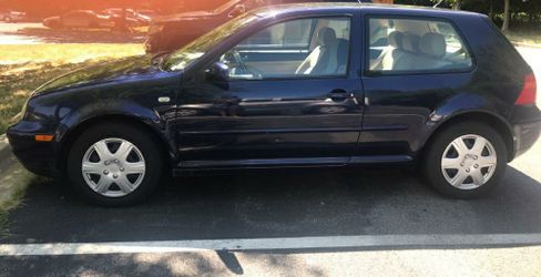 2000$ Volkswagen Golf 2door