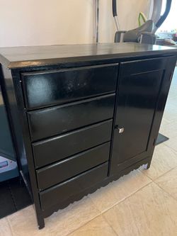 Storage cabinet