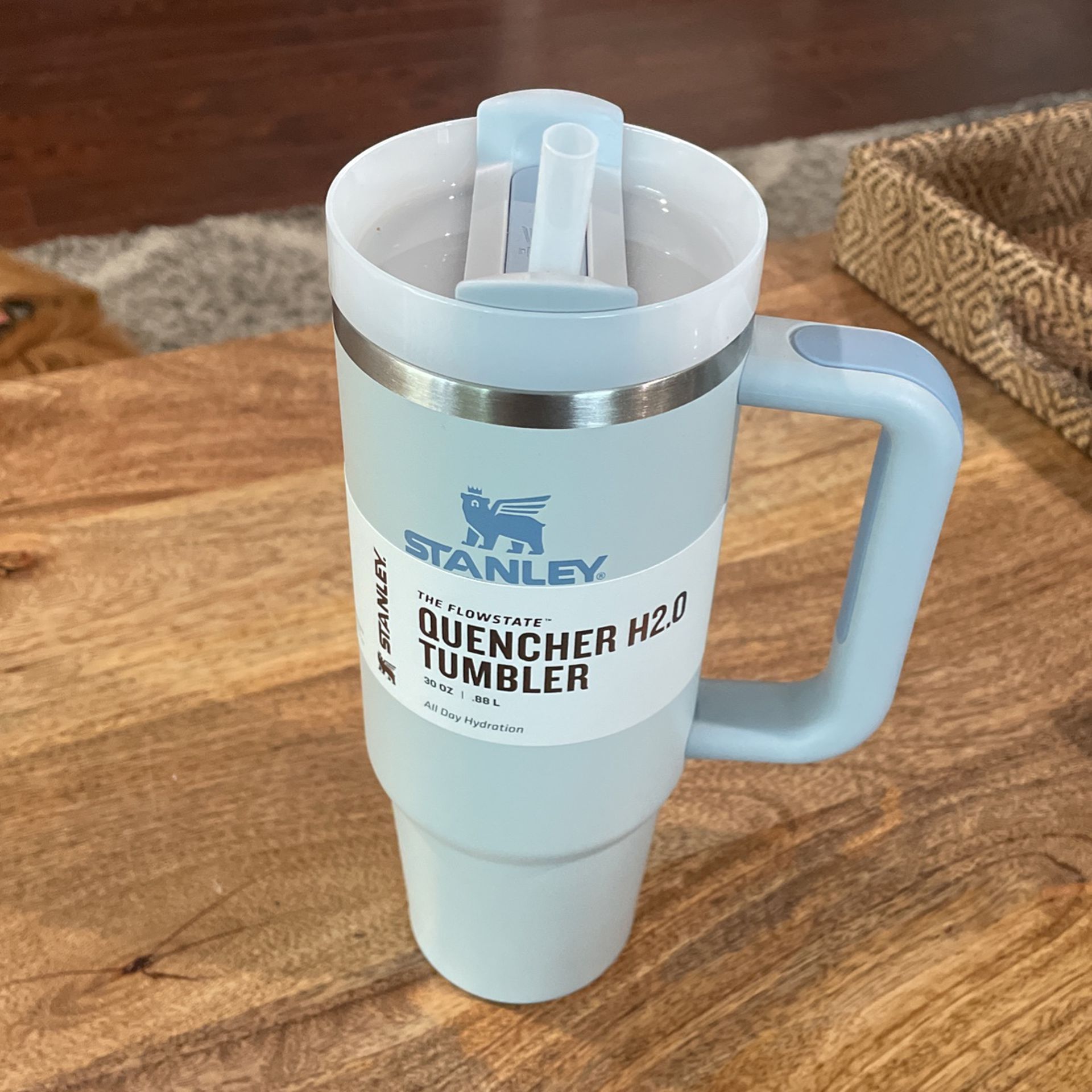 30 oz Fog Blue Grey Stanley Flowstate Quencher H2.0 Tumbler for