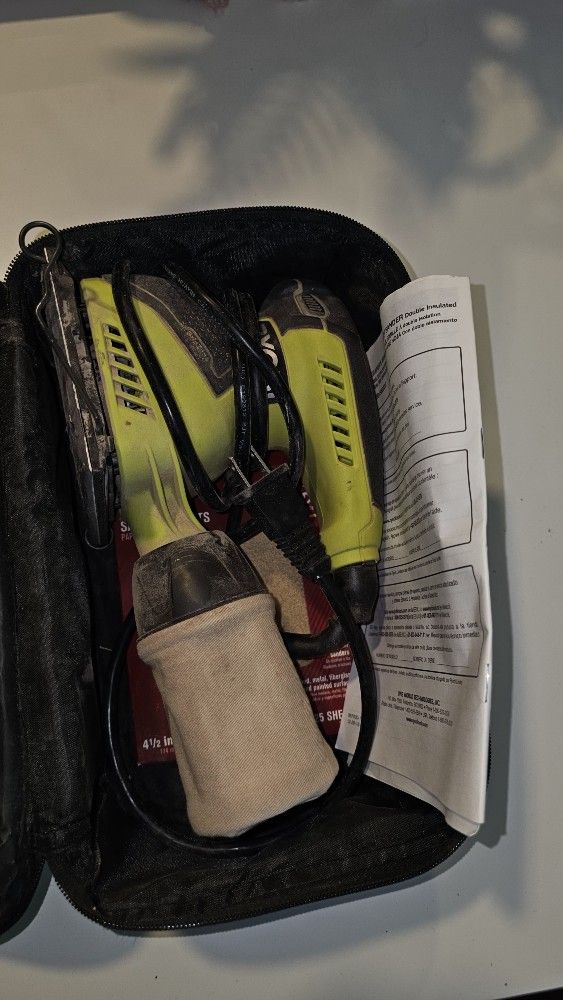 Ryobi Detail Sander with Dust Bag & Sandpaper – Lightly Used
