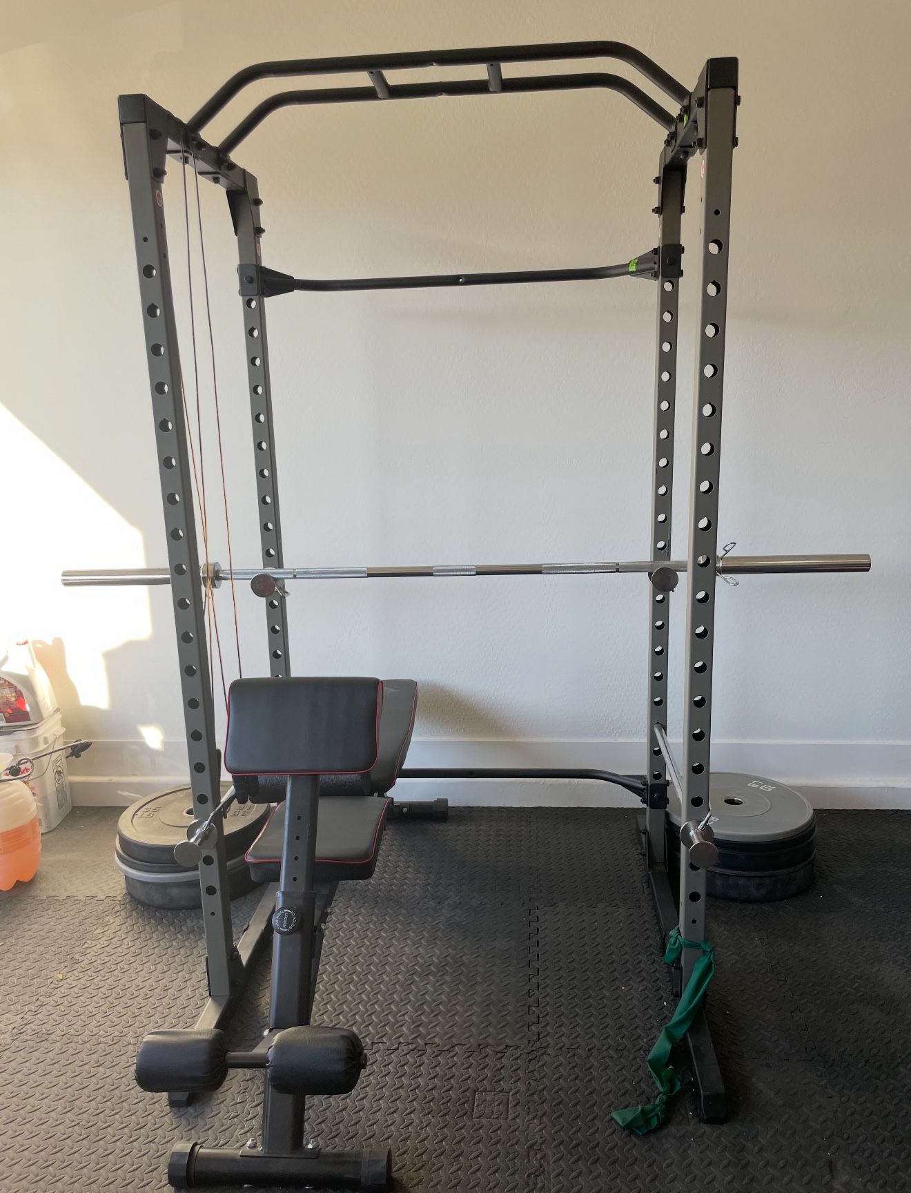 Home Gym / Weightlifting Equipment