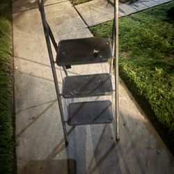 4 feet folding  🪜    really strong in good condition